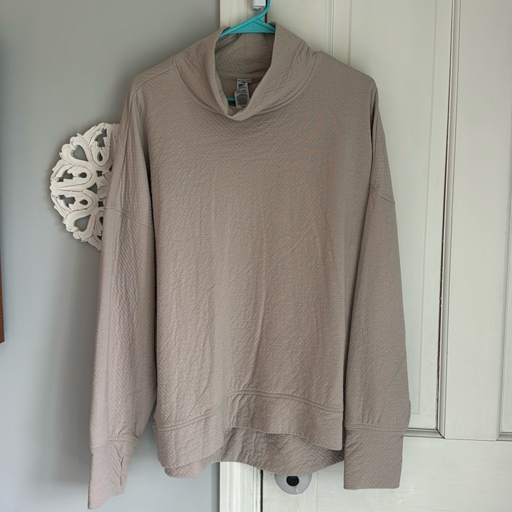 Turtle Neck by RBX XL Cream